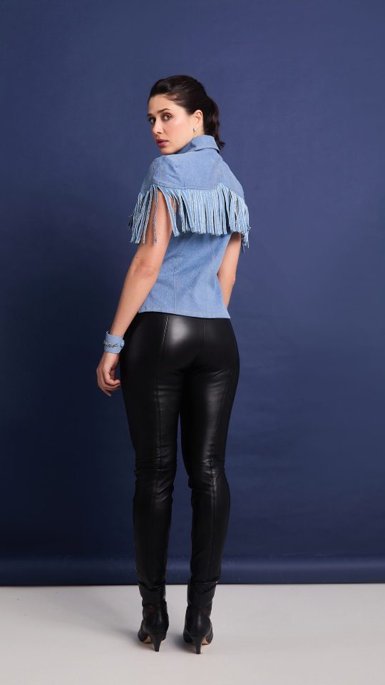 Camisa Western Jeans com Franjas e Calça Legging de Couro Stretch